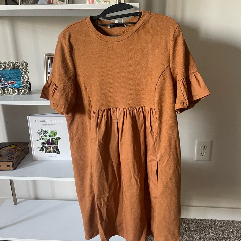 Brown dress